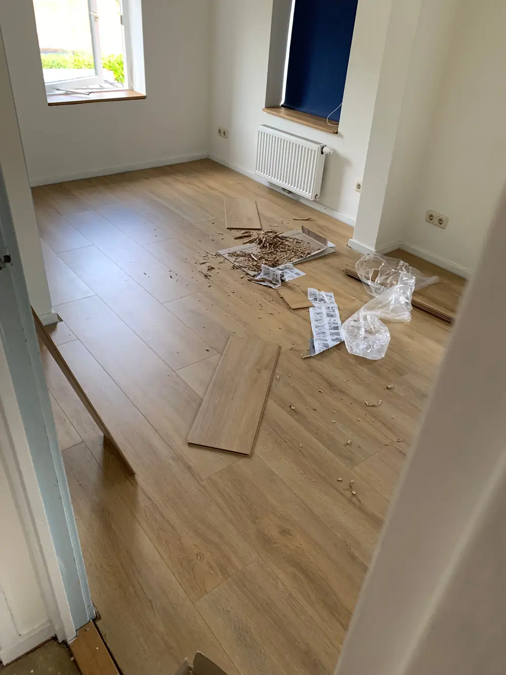 Laminaat halverwege het leggen